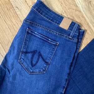 Level 99 NWOT Women’s boot cut blue jeans size 32 casual lightweight